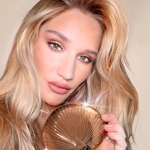 1269d5a052e64e5b8642833dd8bccb9c CHARLOTTE TILBURY Airbrush Bronzer