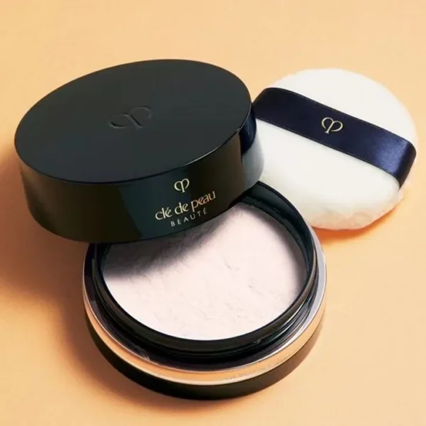 9c45c3e86e2940ed9cff91642c33c064 CLE DE PEAU Translucent Loose Powder