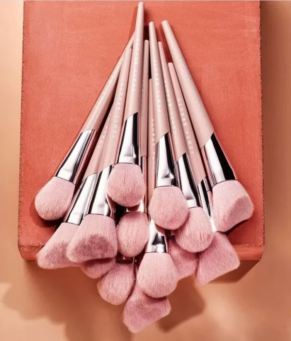 FENTY BEAUTY Brush
