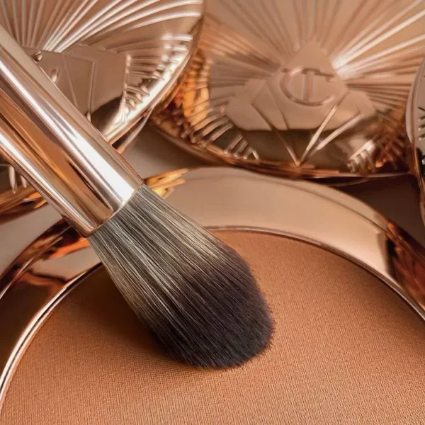 ec8996887d4e497a960c515261425e39 CHARLOTTE TILBURY Airbrush Bronzer