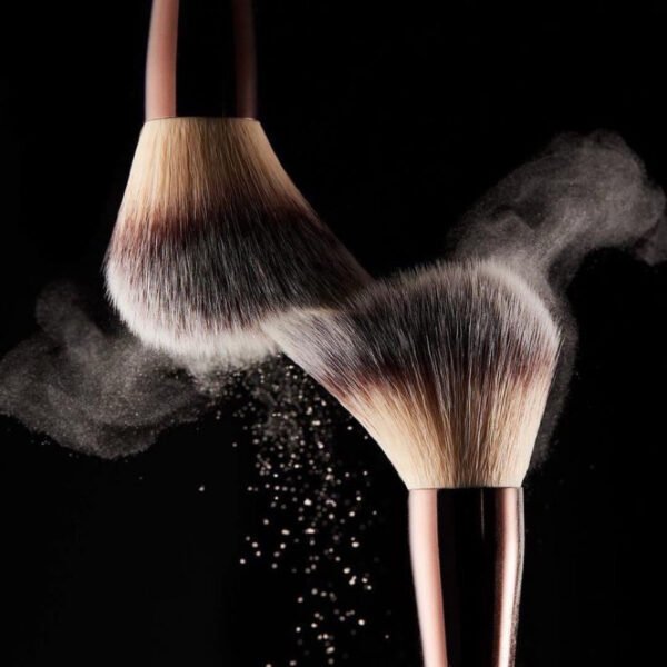 55b68d5fefbd4bcc8408855257f7b4a7 HOURGLASS Veil Translucent Setting Powder