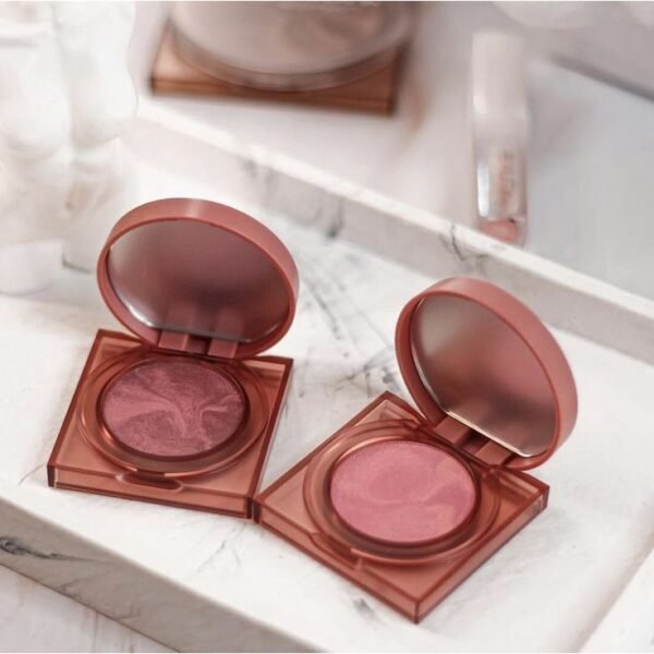 HUDA BEAUTY Glowish Cheeky Blush Powder